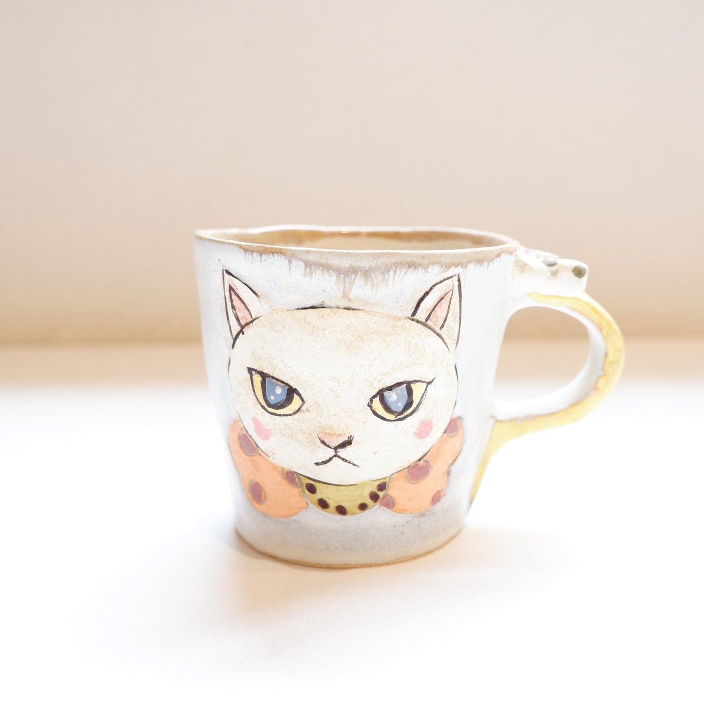 1-1 リボンねこのマグ | 門脇美香江