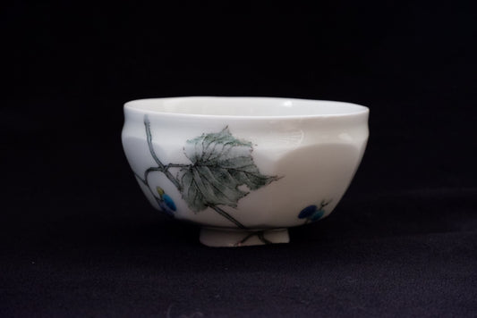 釉描色絵磁器 野葡萄図 茶碗