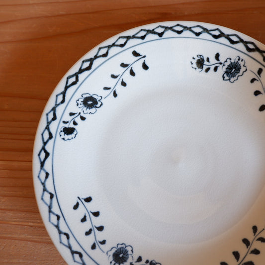 6 花文菱つなぎ6寸皿 | 村田亜希