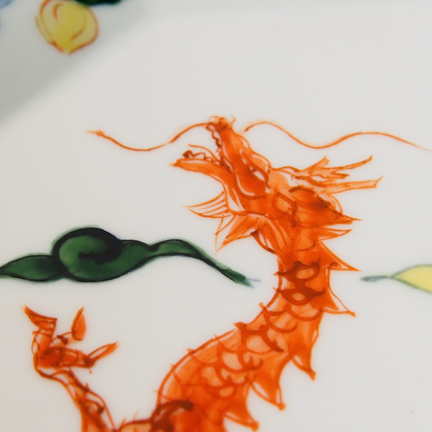 4 呉須赤絵面取稜花皿