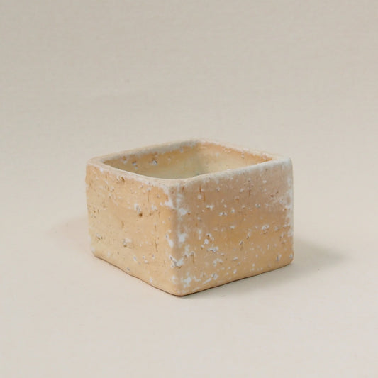 白磁枡形ぐい呑