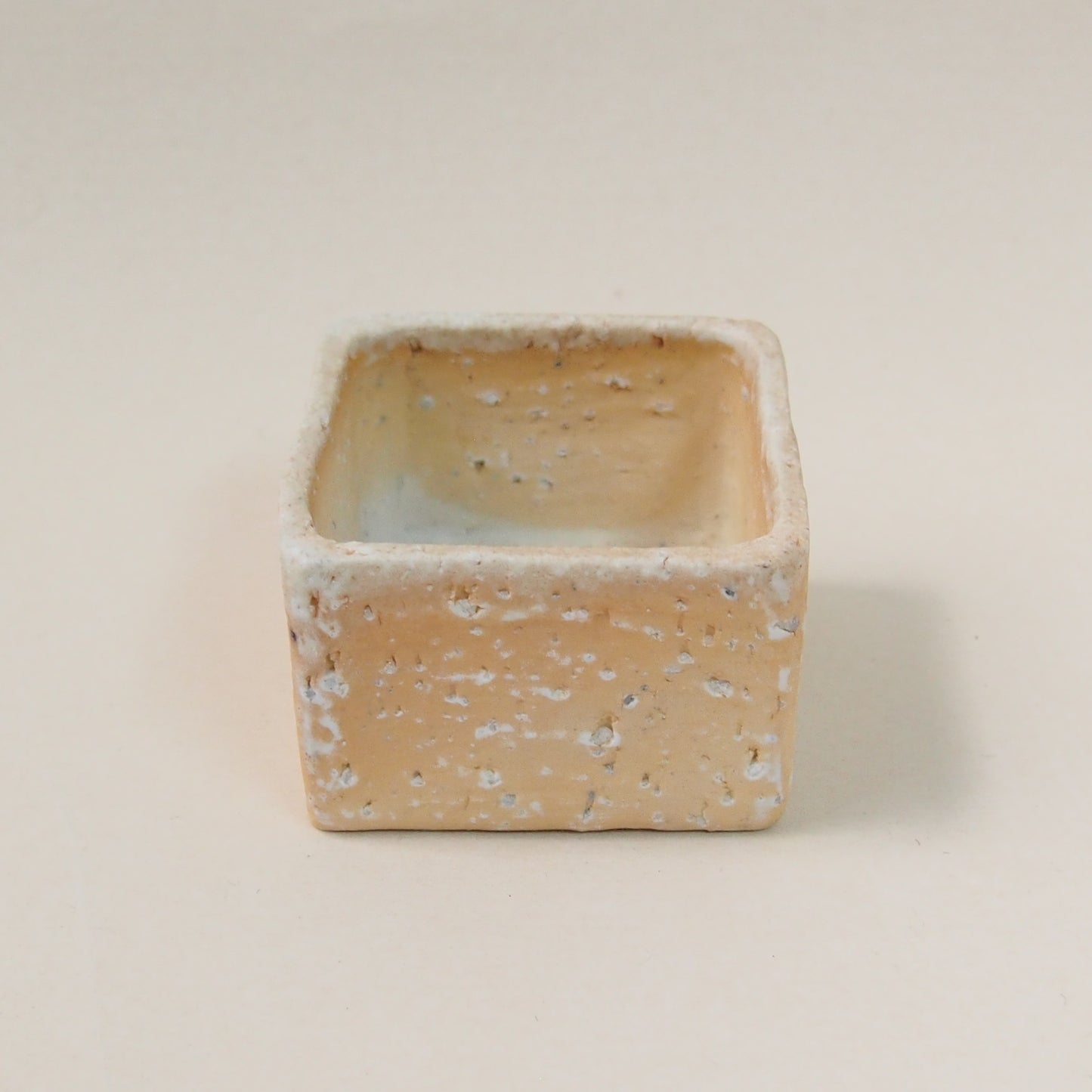 白磁枡形ぐい呑