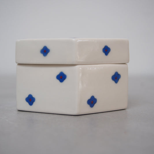 25 絵付ふたもの六角(白鳥) | 井川絢子