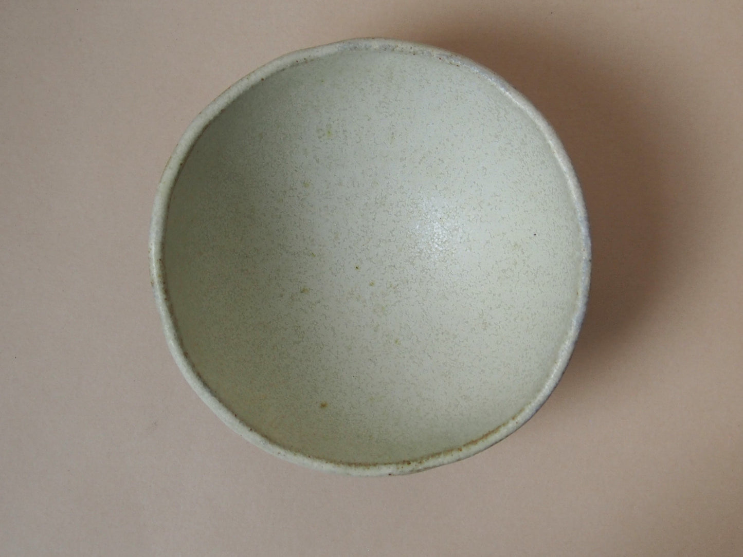 黄粉引 タマゴ鉢 大