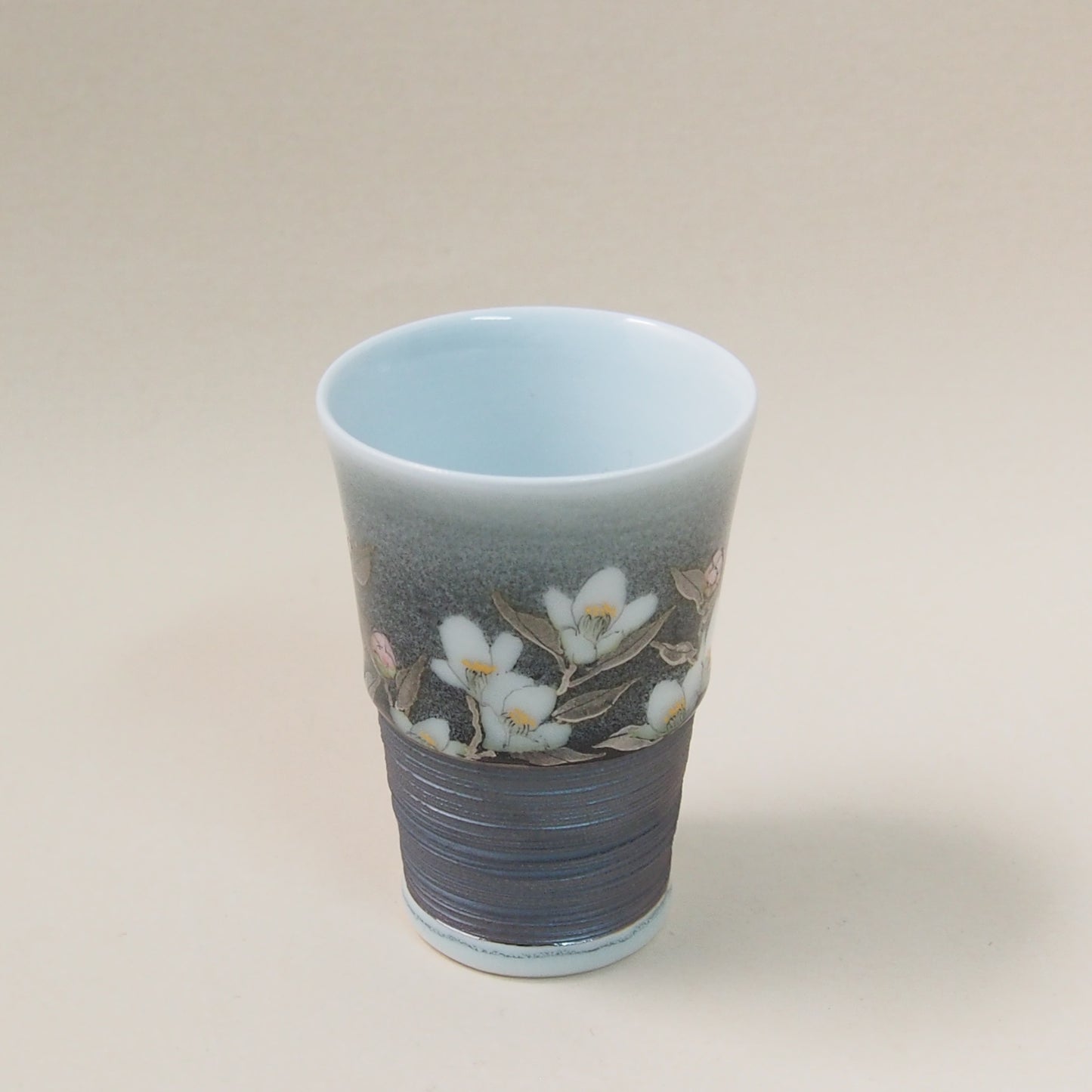 釉描色絵磁器 銀彩椿図 麦酒盃