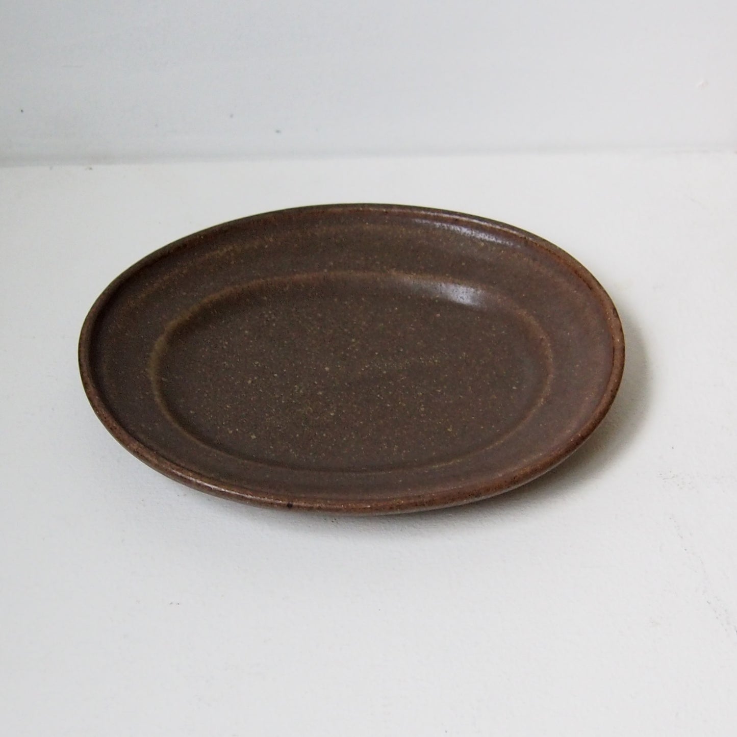 15.ダ円皿(中)茶