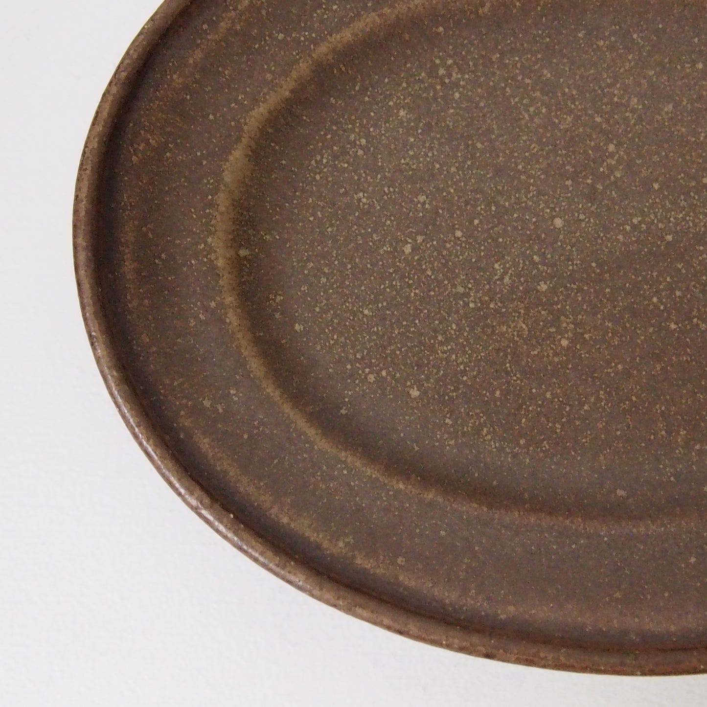 15.ダ円皿(中)茶