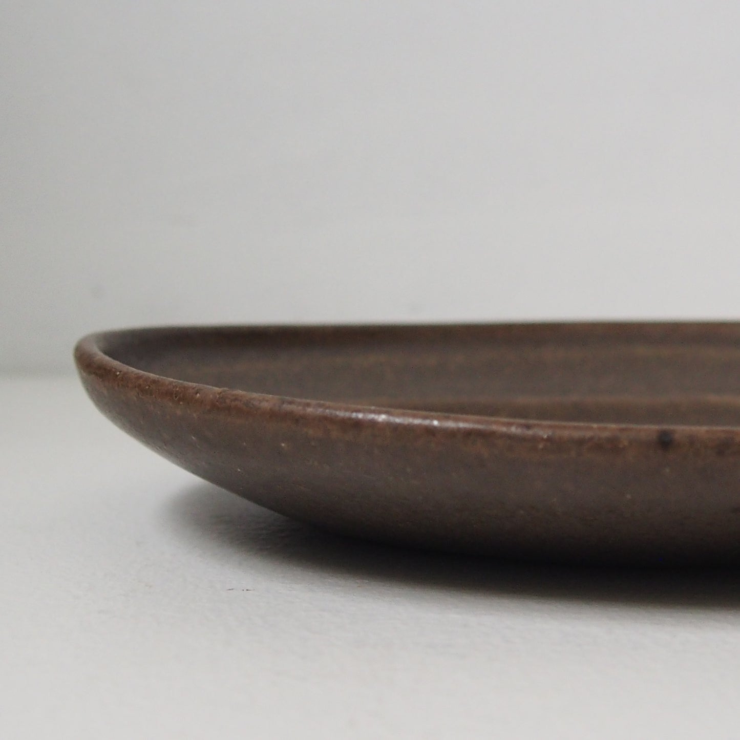 15.ダ円皿(中)茶