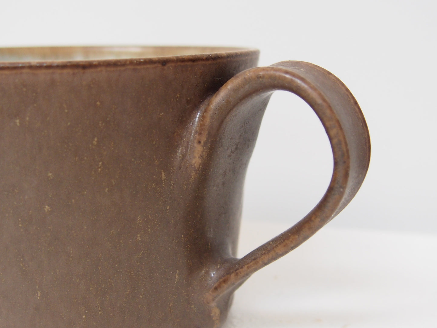 2.マグカップ(中)茶