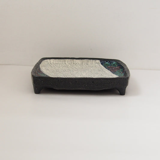 15 線文色絵角盛皿 | 浅田恵美子