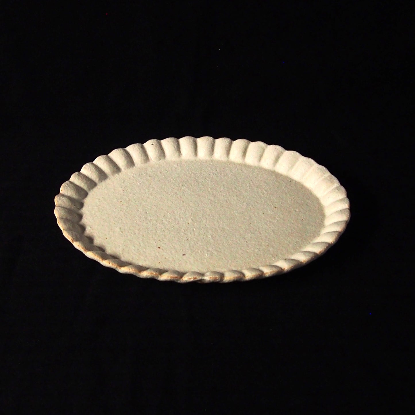 白釉輪花楕円皿(L)