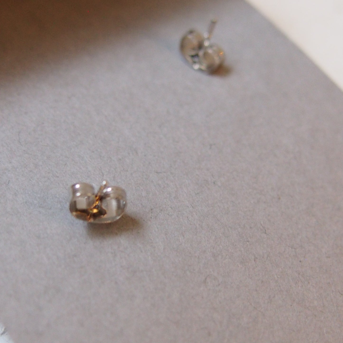 ピアス 箱入り 2.紫