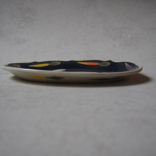 47-1 オーバープレートSウサギとニンジン | はるな陶芸工房