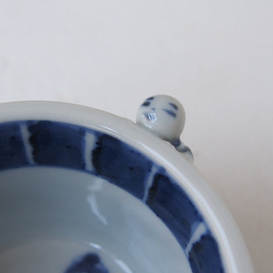 2 染付唐子風呂覗き酒吞 | 新道工房