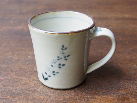 染付花蝶文マグ 大