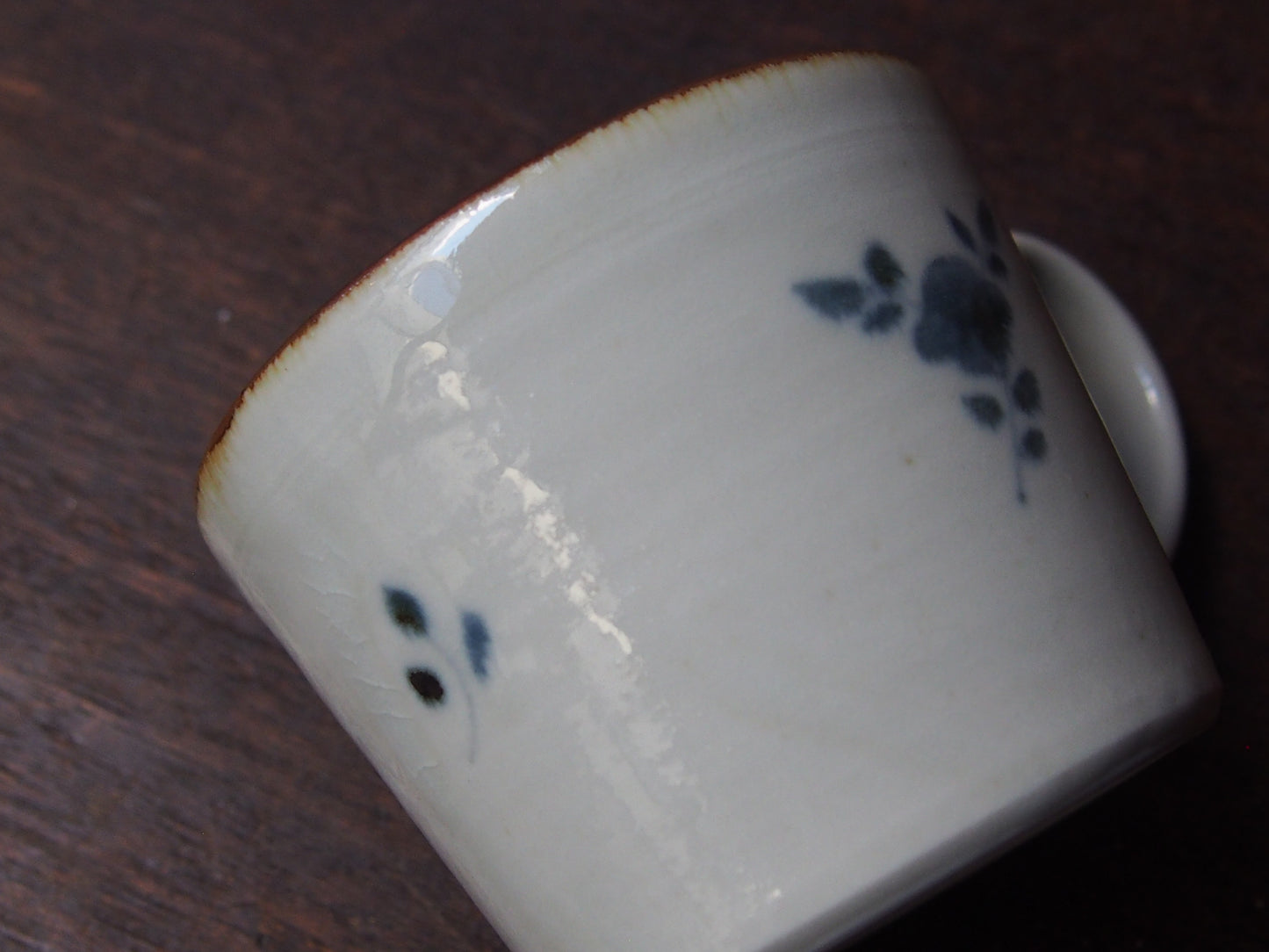 染付だみ花文マグ