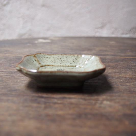 8 隅入四方皿S(呉須絵) | 加藤舞