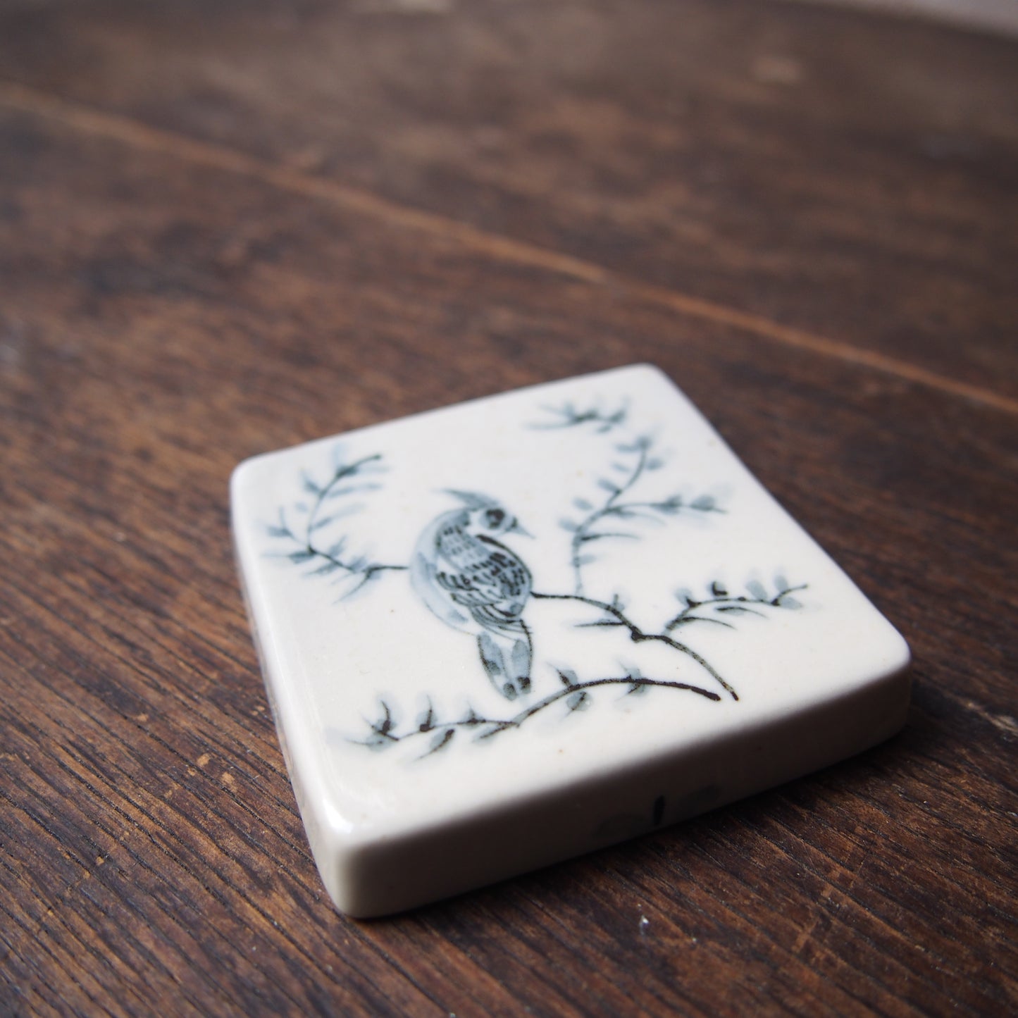 35 くりぬきの蓋物 (磁器染付) | 加藤舞