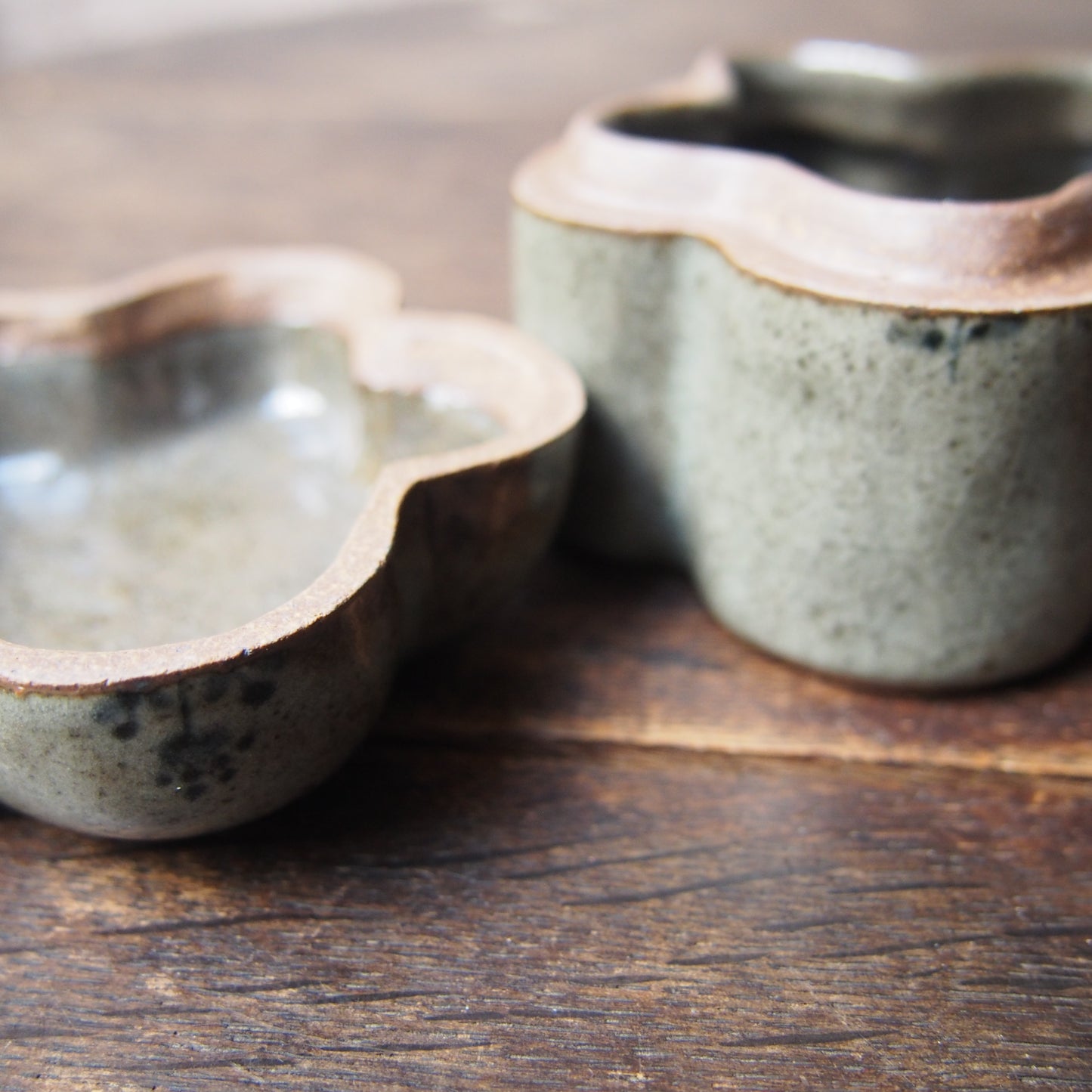 38 くりぬきの蓋物 凛花(呉須絵) | 加藤舞