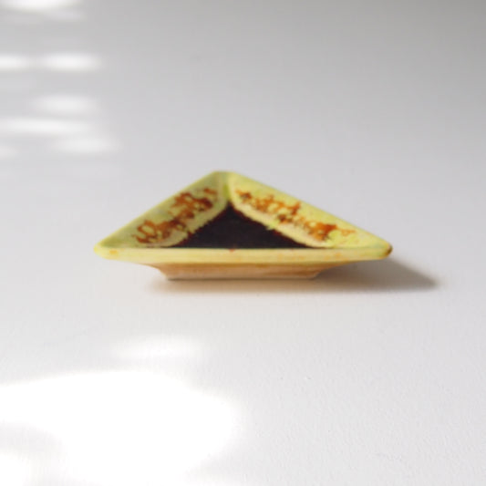 38-5 三角豆皿 | 梅本勇