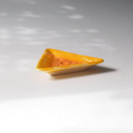 38-13 5三角豆皿 | 梅本勇