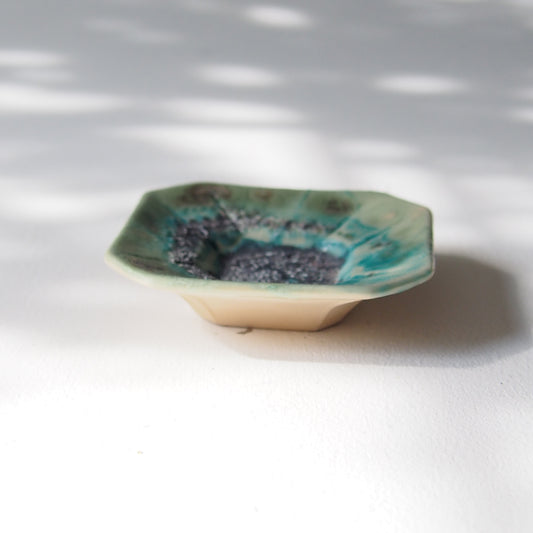 36-14 隅切四角豆皿 |梅本勇