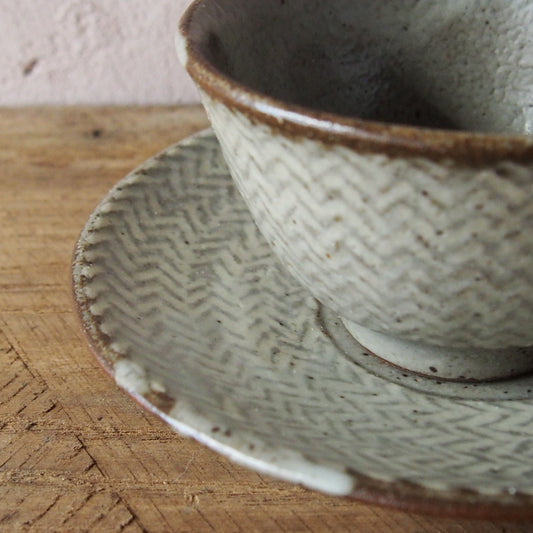 地釉縄文象嵌コーヒー碗皿
