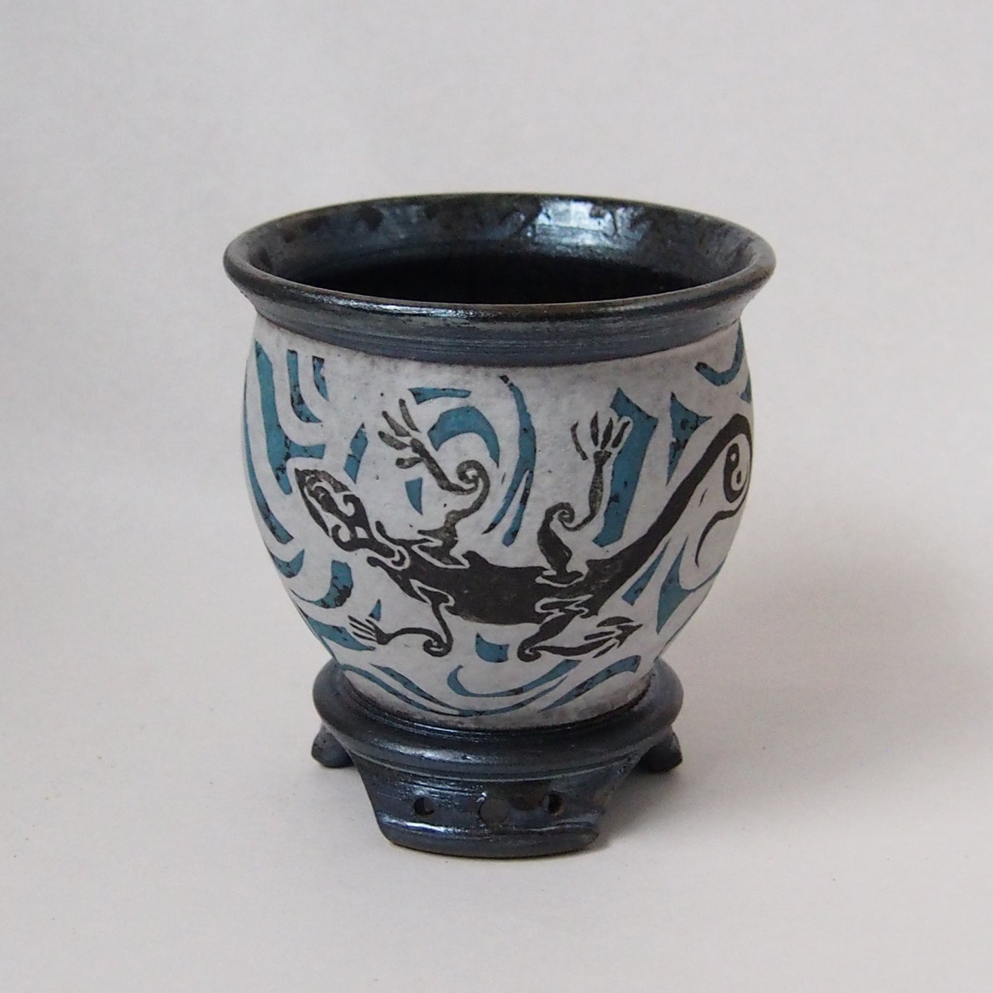 トカゲのいるplant pot