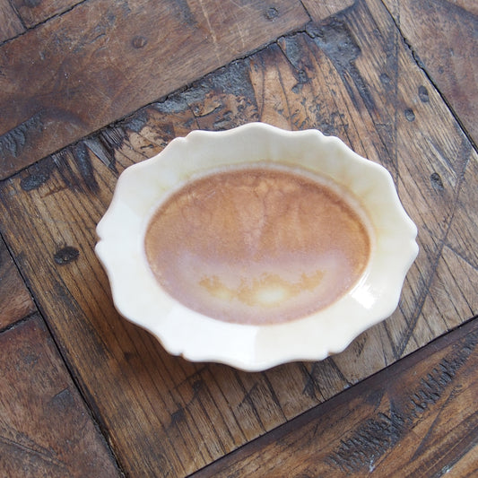 41-33 輪花オーバル小皿 | 梅本勇