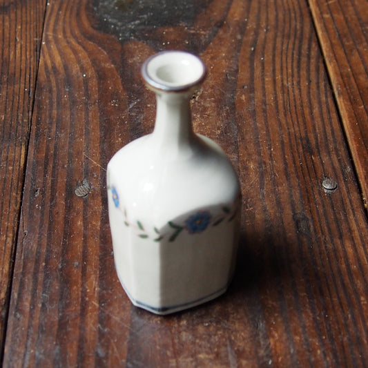 83 色絵花唐草文面取り瓶 | 志村和晃