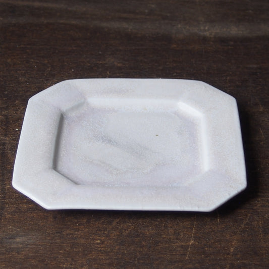 34-17 四角隅切皿 | 梅本勇