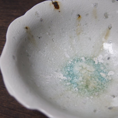 28 手びねり鉢 16㎝ | 小坂　梨絵