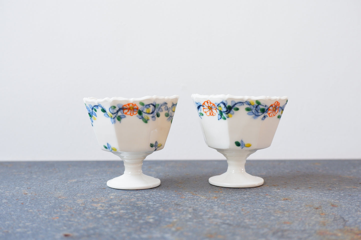 呉須赤絵輪花髙杯　①