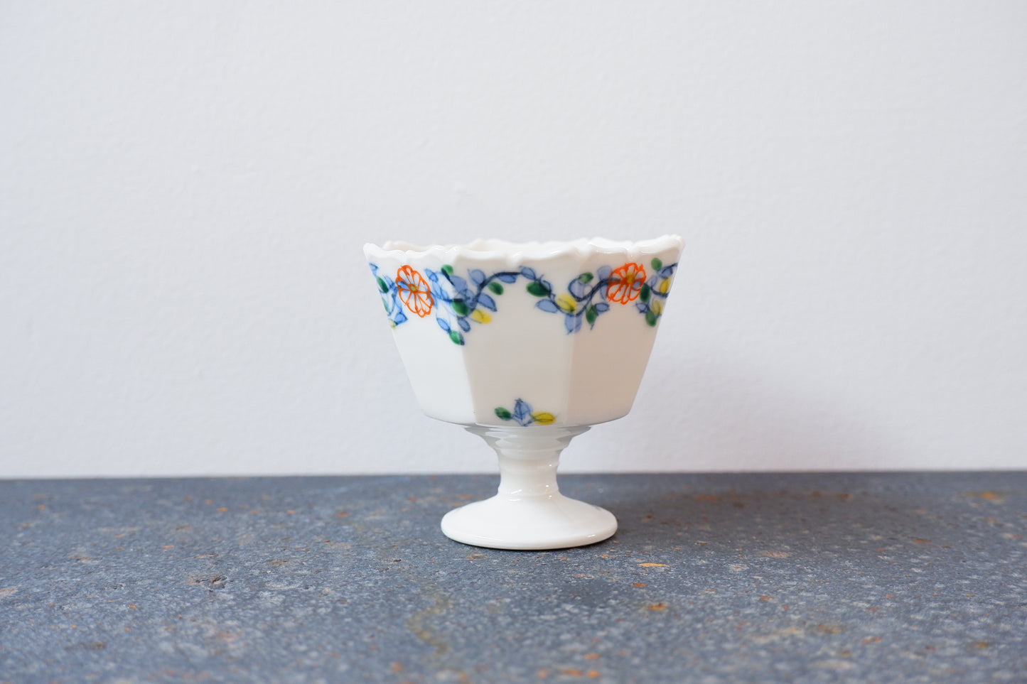 呉須赤絵輪花髙杯　①