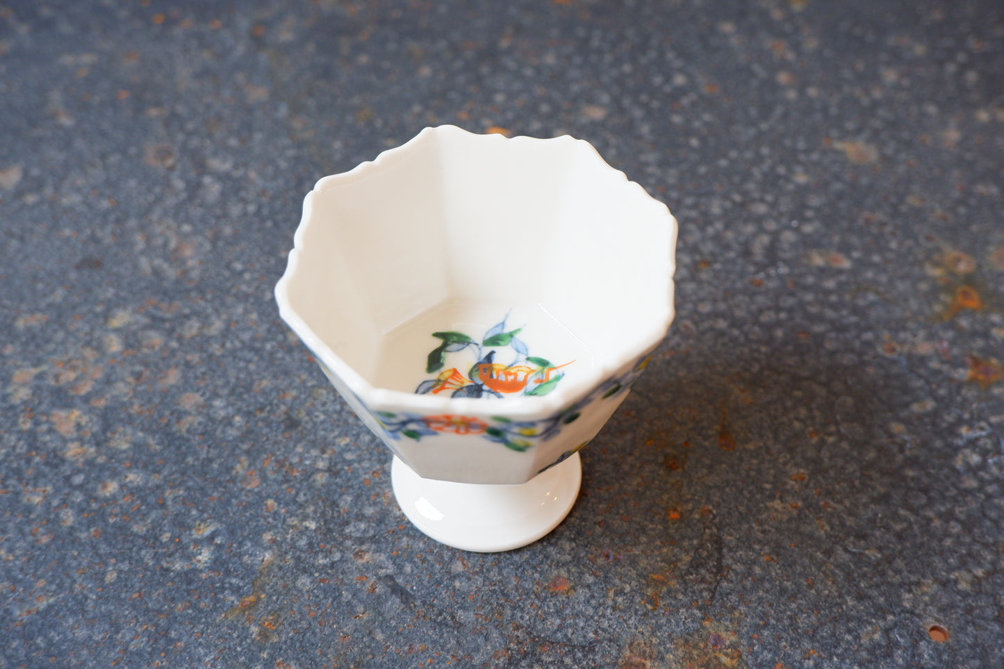 呉須赤絵輪花髙杯　①