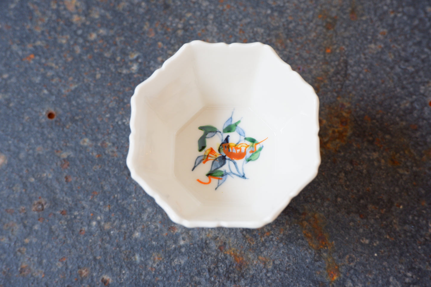 呉須赤絵輪花髙杯　①