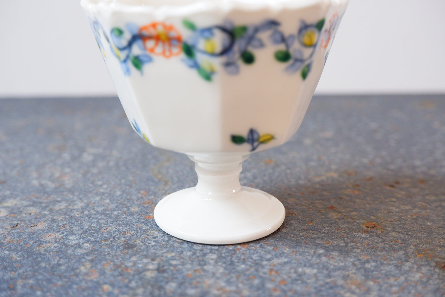 呉須赤絵輪花髙杯　①