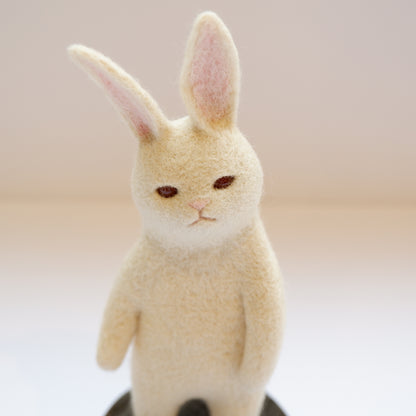 15　揺蕩ううさぎ | ヒツジフエルト縮絨室