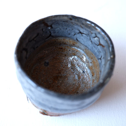 1-1　ぐいのみ（グレー） | 芳賀龍一