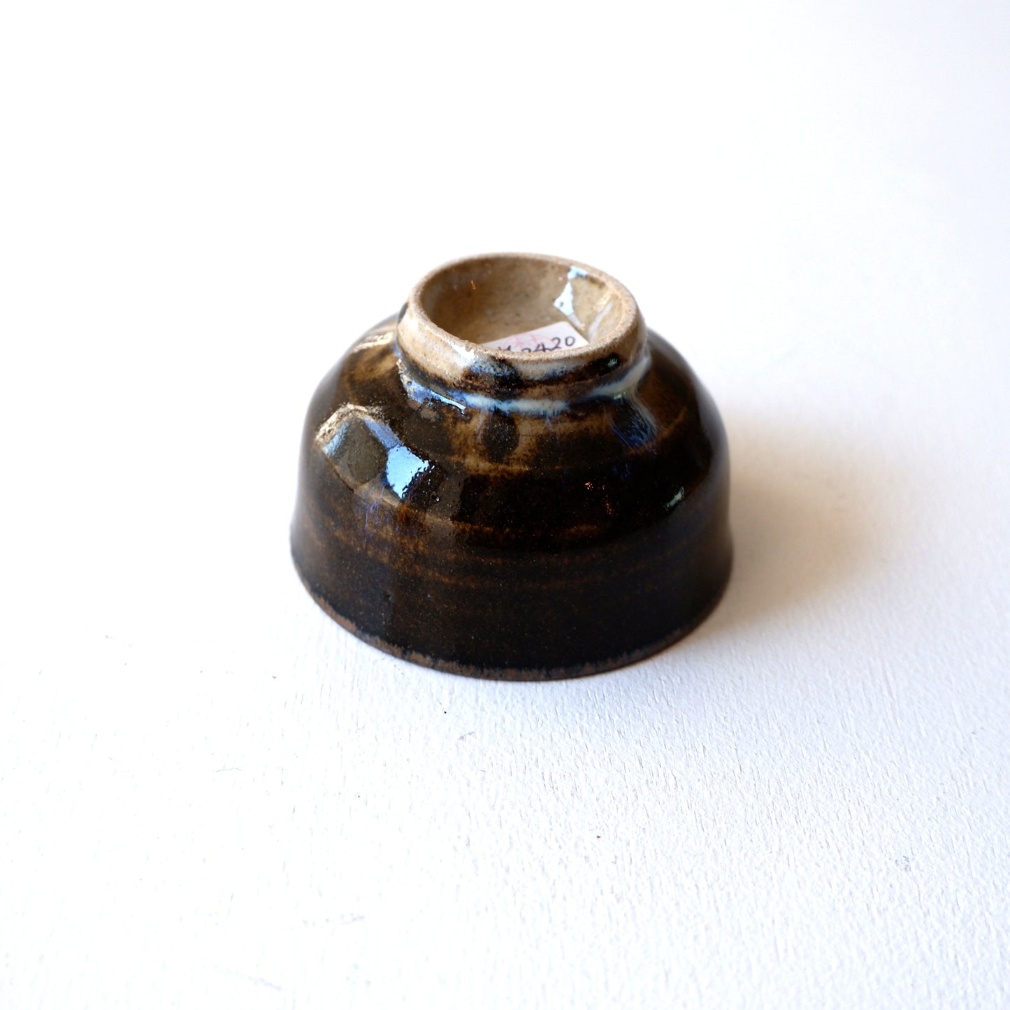 6　藁灰釉ぐい吞 | 村澤享