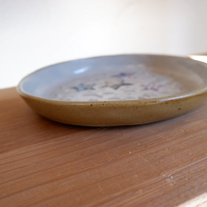 2　エンボス皿 白 ｜ 相澤かなえ