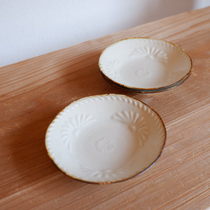 5　半菊花文3.5寸皿 | 村田亜希