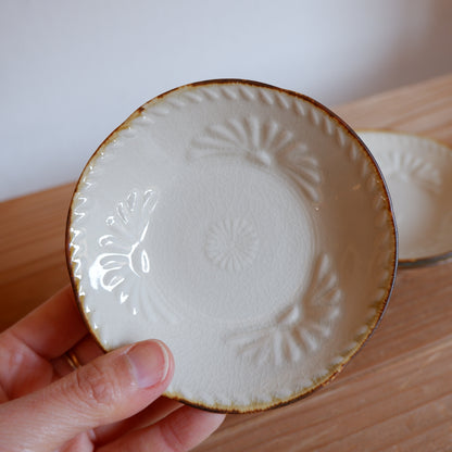 5　半菊花文3.5寸皿 | 村田亜希