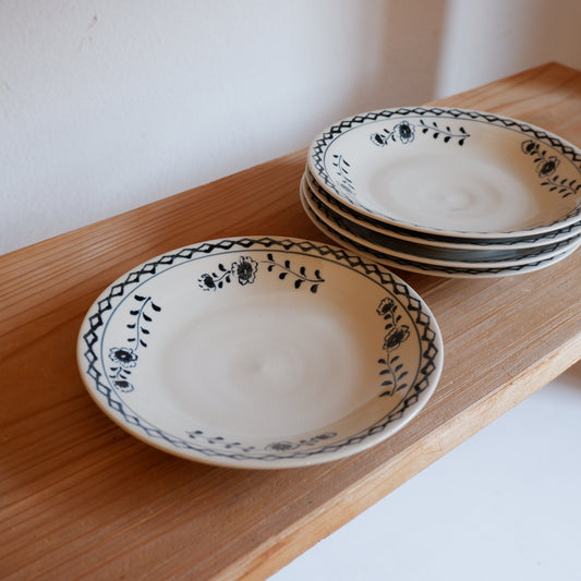 6　花文菱つなぎ6寸皿 | 村田亜希