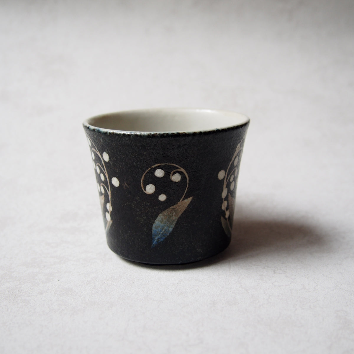 3　マグカップスズラン | はるな陶芸工房