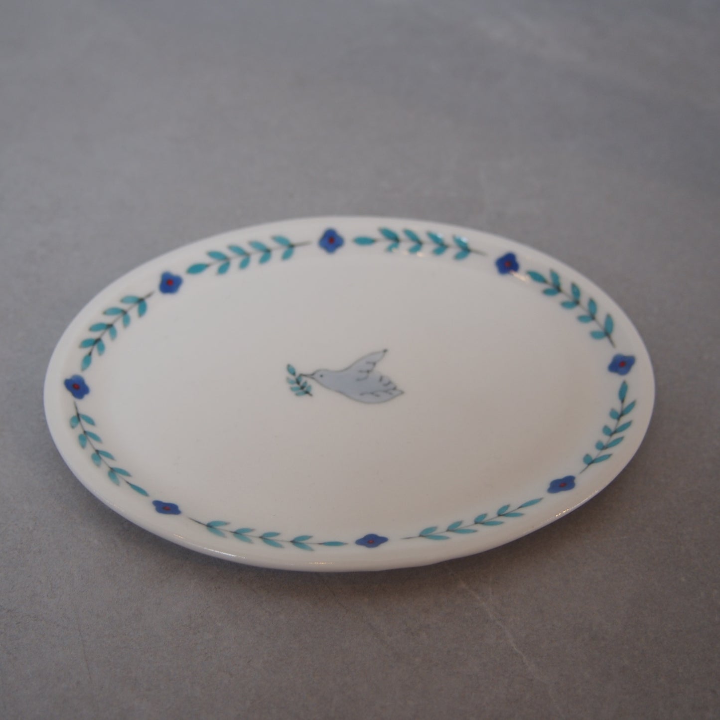 1　絵付プレート小皿(はと) | 井川絢子