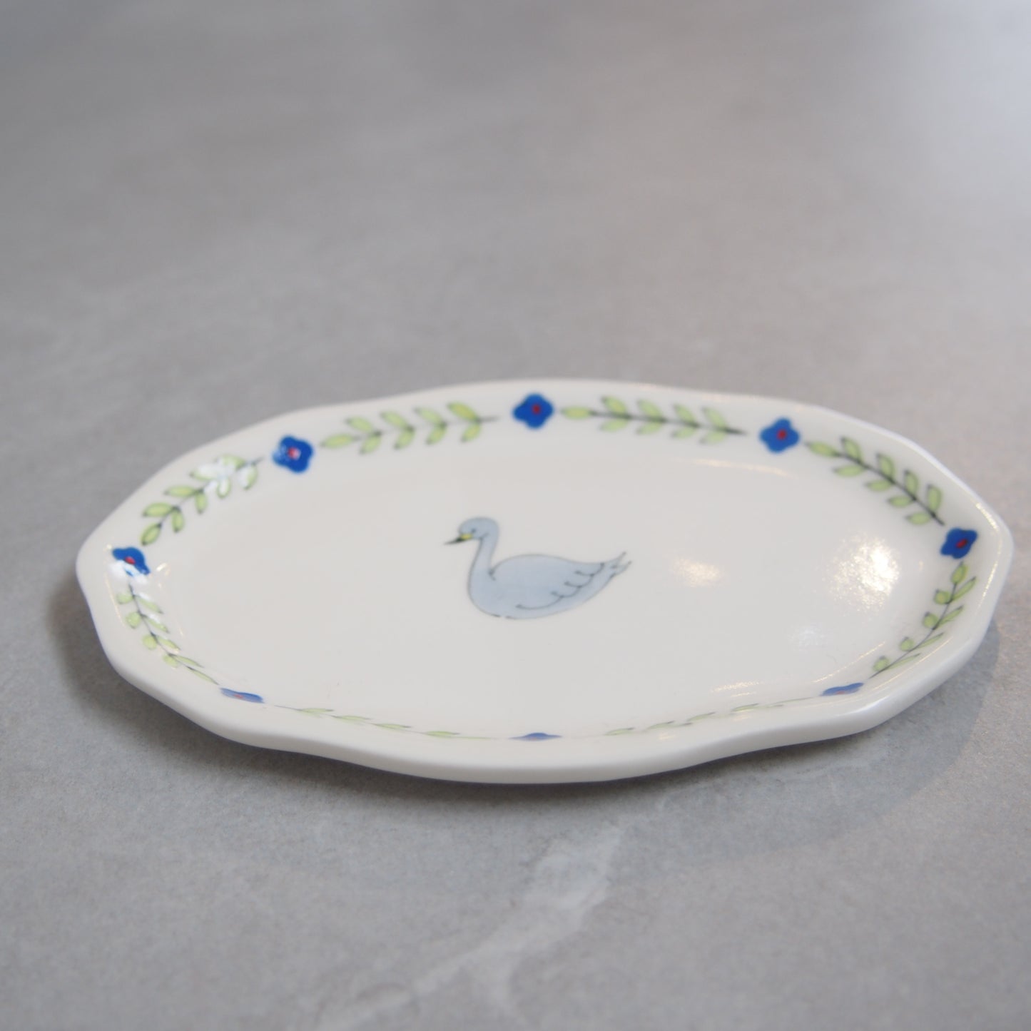 4　絵付プレート小皿(白鳥) | 井川絢子