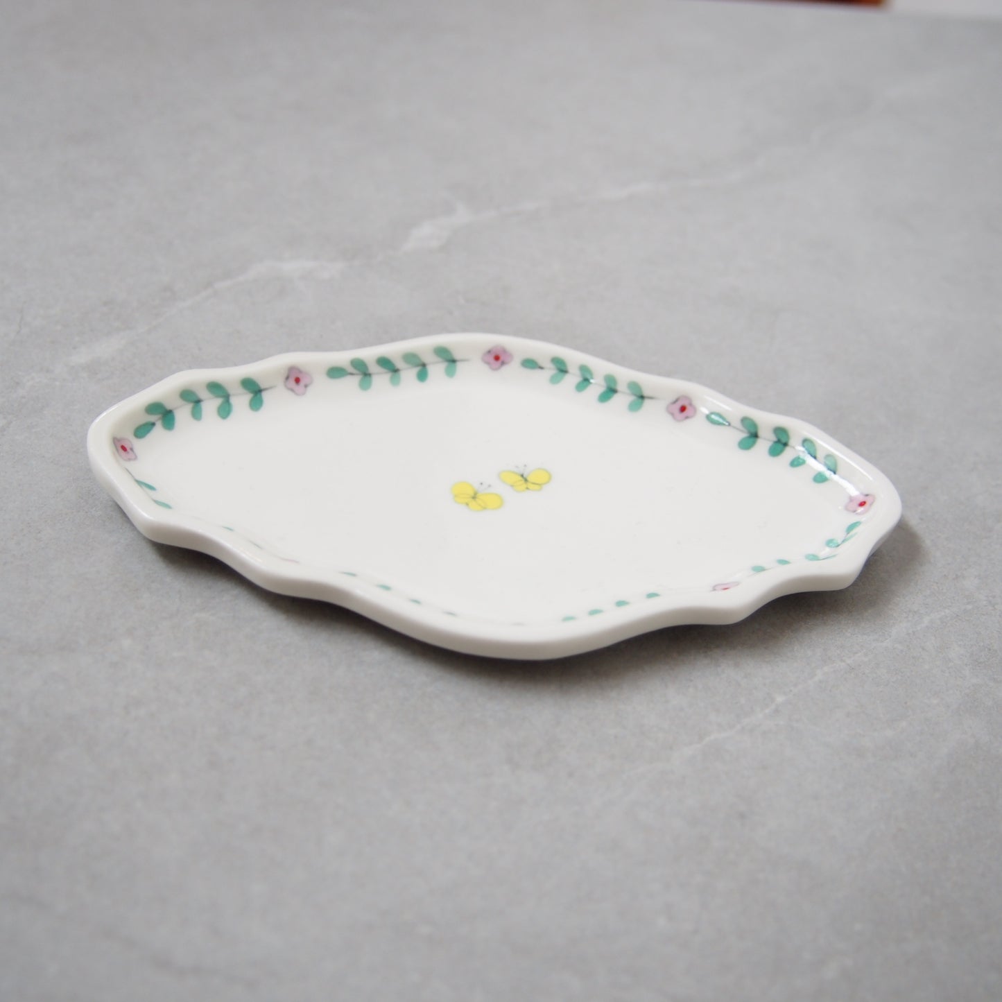 3　絵付プレート小皿(ちょうちょ) | 井川絢子