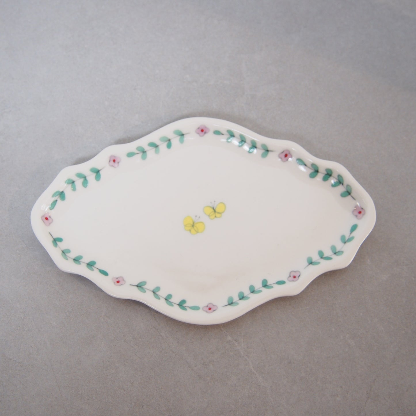 3　絵付プレート小皿(ちょうちょ) | 井川絢子