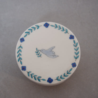 14　絵付ふたもの丸型(はと) | 井川絢子